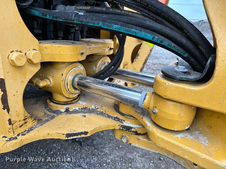 image for item EG1084 2014 John Deere  310SK backhoe