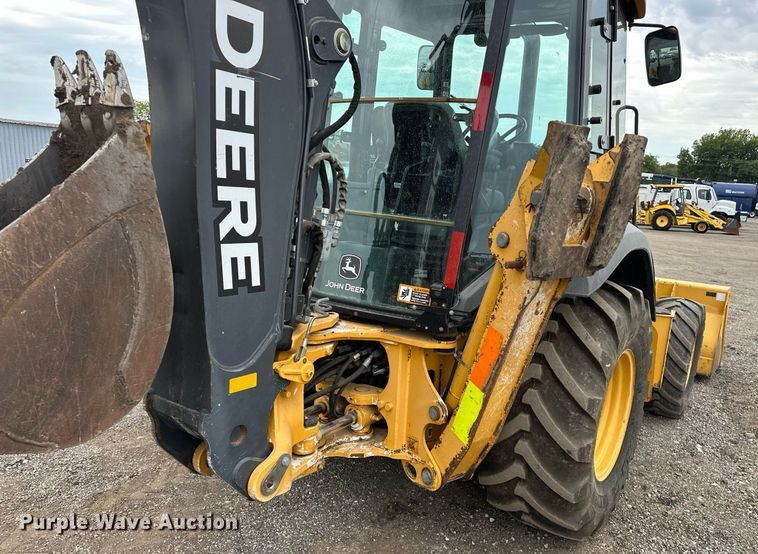 image for item EG1084 2014 John Deere  310SK backhoe