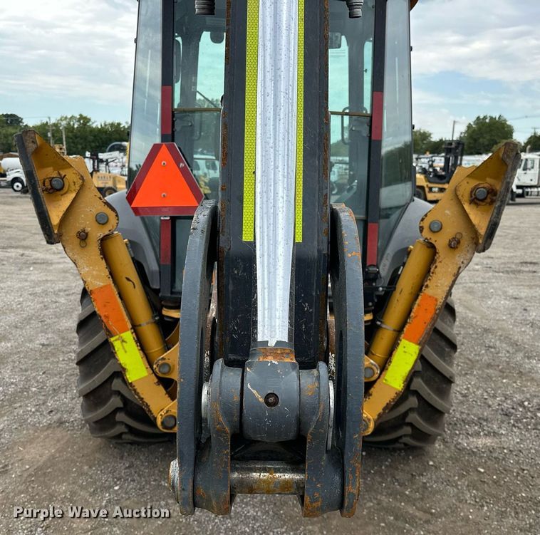 image for item EG1084 2014 John Deere  310SK backhoe