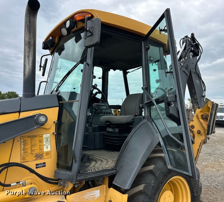image for item EG1084 2014 John Deere  310SK backhoe