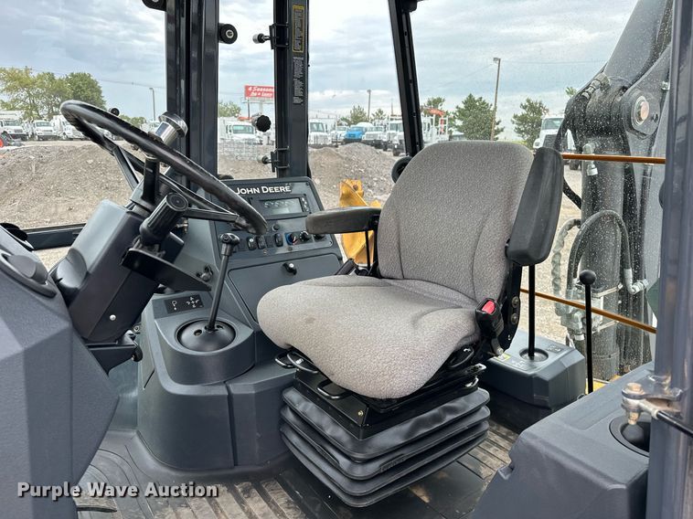 image for item EG1084 2014 John Deere  310SK backhoe