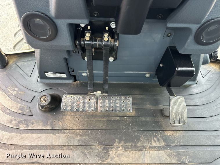 image for item EG1084 2014 John Deere  310SK backhoe