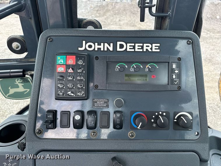 image for item EG1084 2014 John Deere  310SK backhoe