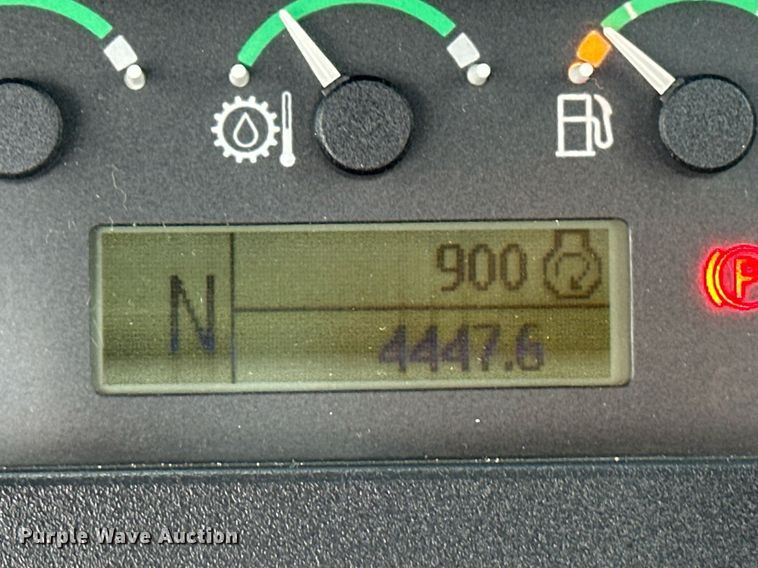 image for item EG1084 2014 John Deere  310SK backhoe