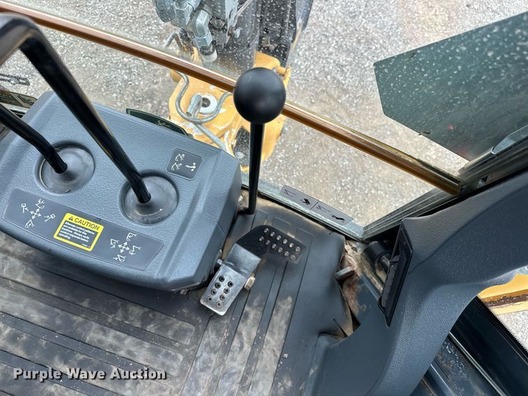 image for item EG1084 2014 John Deere  310SK backhoe