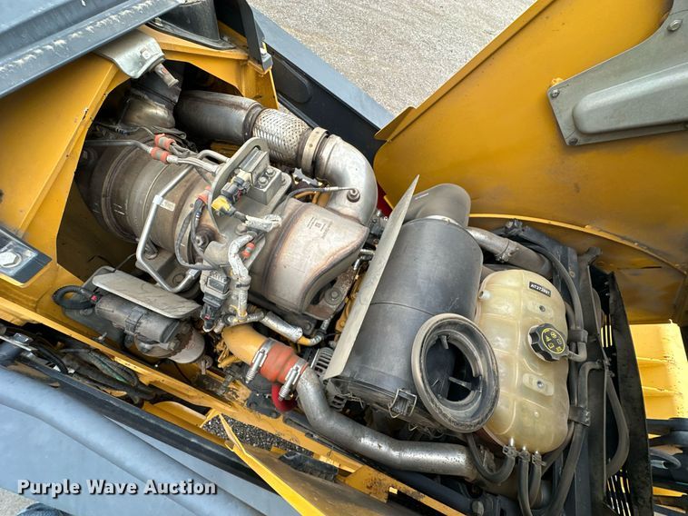 image for item EG1084 2014 John Deere  310SK backhoe