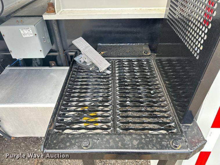 image for item EG1086 2012 Freightliner  Business Class M2 crane truck