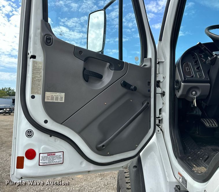 image for item EG1086 2012 Freightliner  Business Class M2 crane truck