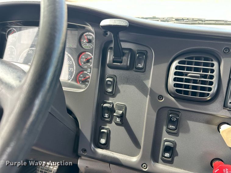 image for item EG1086 2012 Freightliner  Business Class M2 crane truck