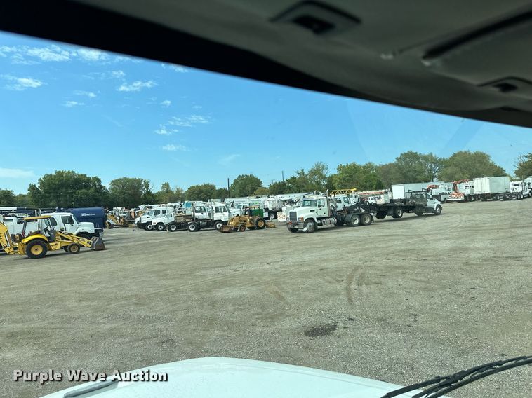 image for item EG1086 2012 Freightliner  Business Class M2 crane truck