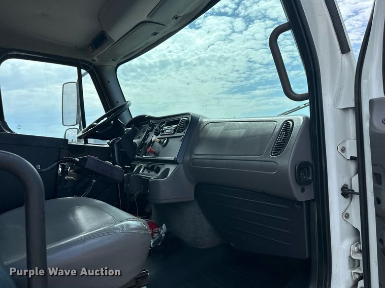 image for item EG1086 2012 Freightliner  Business Class M2 crane truck