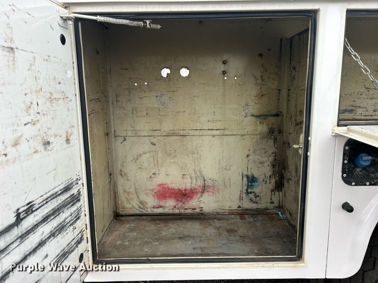 image for item EG1089 2011 Ford F450 Super Duty utility / service truck