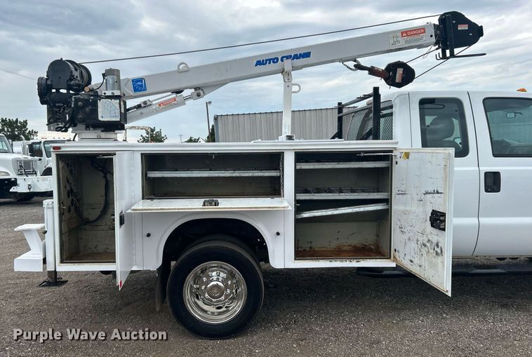 image for item EG1089 2011 Ford F450 Super Duty utility / service truck