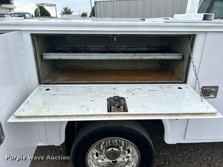 image for item EG1089 2011 Ford F450 Super Duty utility / service truck