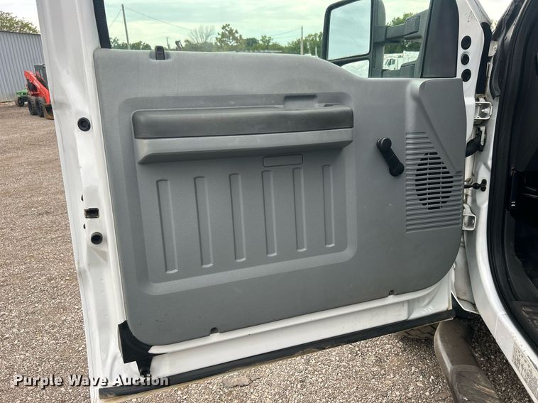 image for item EG1089 2011 Ford F450 Super Duty utility / service truck