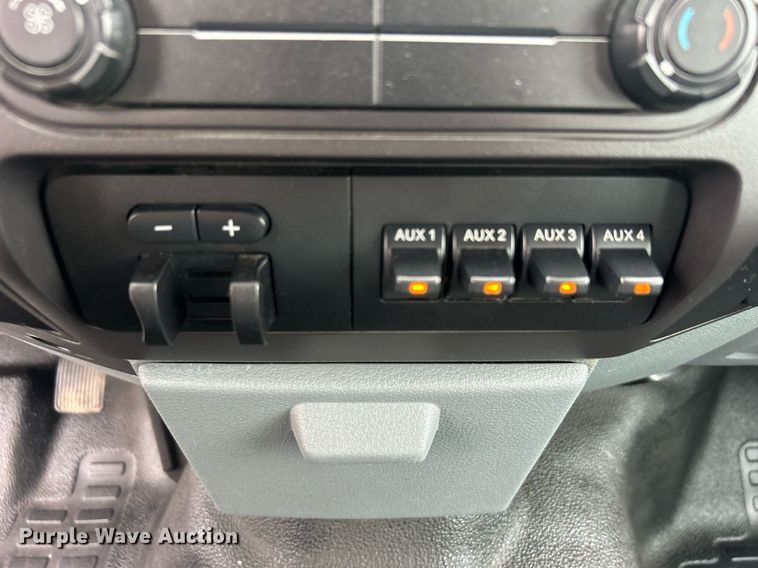 image for item EG1089 2011 Ford F450 Super Duty utility / service truck