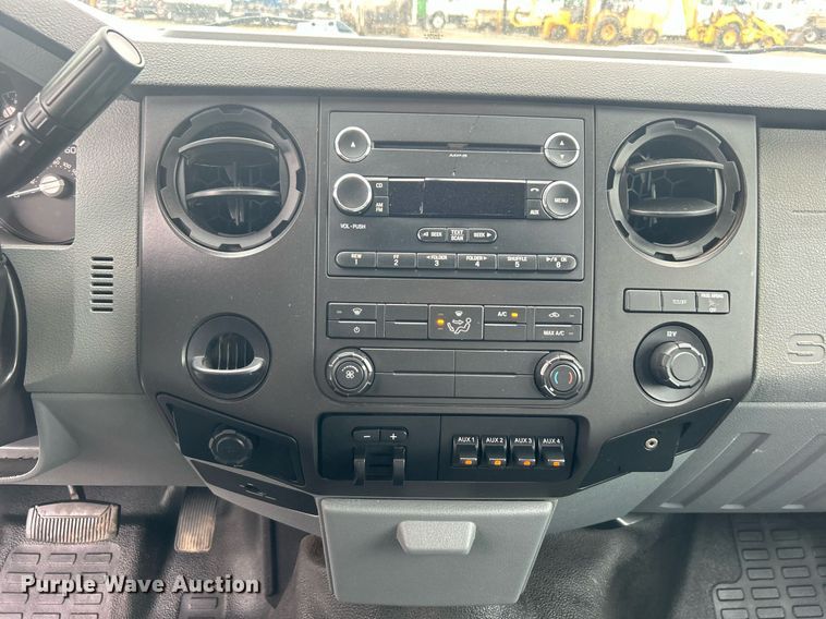 image for item EG1089 2011 Ford F450 Super Duty utility / service truck