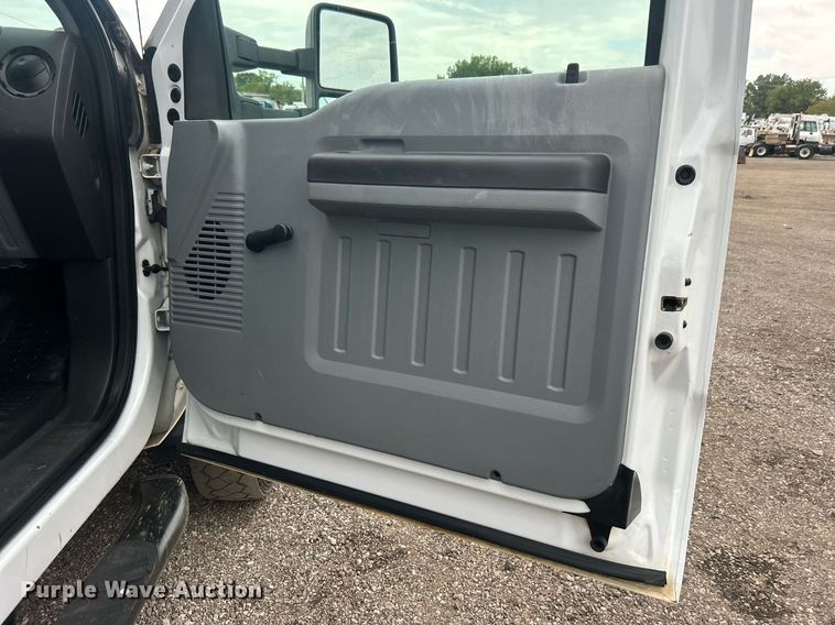 image for item EG1089 2011 Ford F450 Super Duty utility / service truck