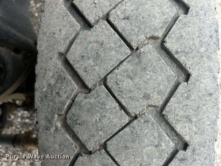 image for item EG1089 2011 Ford F450 Super Duty utility / service truck