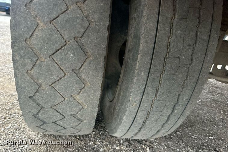 image for item EG1089 2011 Ford F450 Super Duty utility / service truck