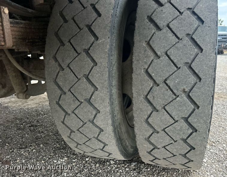 image for item EG1089 2011 Ford F450 Super Duty utility / service truck