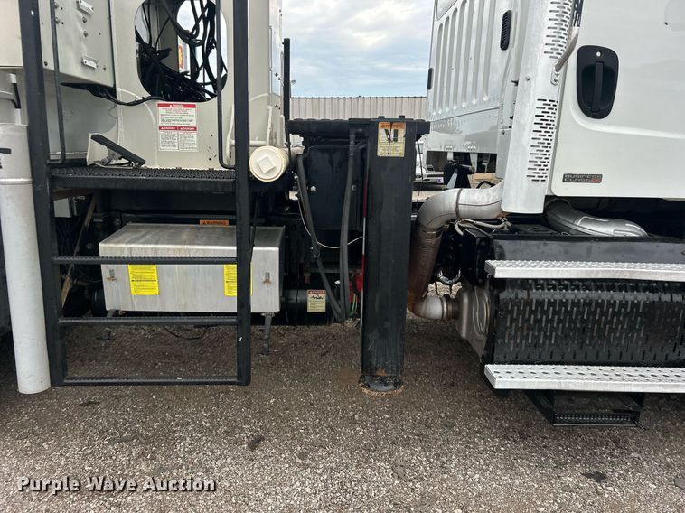 image for item EG1090 2012 Freightliner  Business Class M2 crane truck