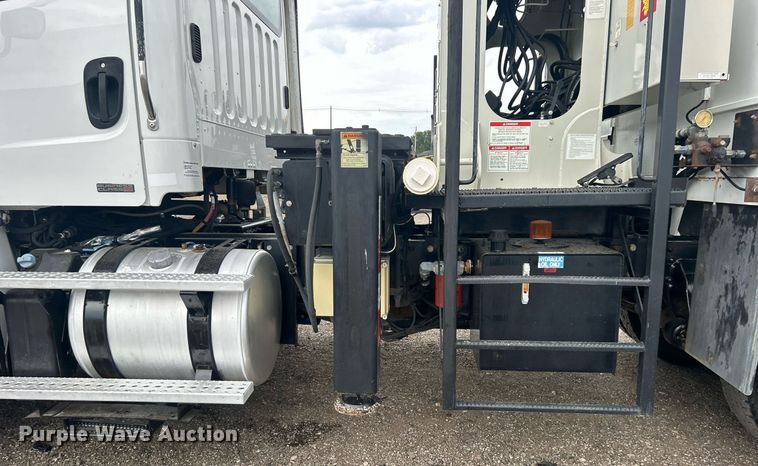 image for item EG1090 2012 Freightliner  Business Class M2 crane truck