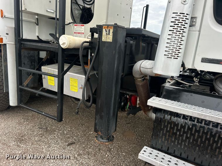 image for item EG1090 2012 Freightliner  Business Class M2 crane truck