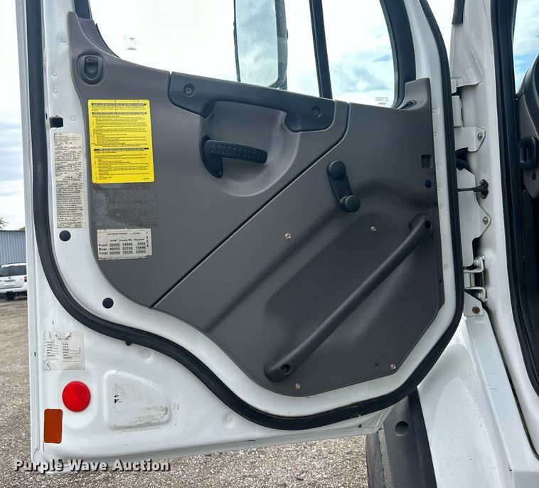 image for item EG1090 2012 Freightliner  Business Class M2 crane truck