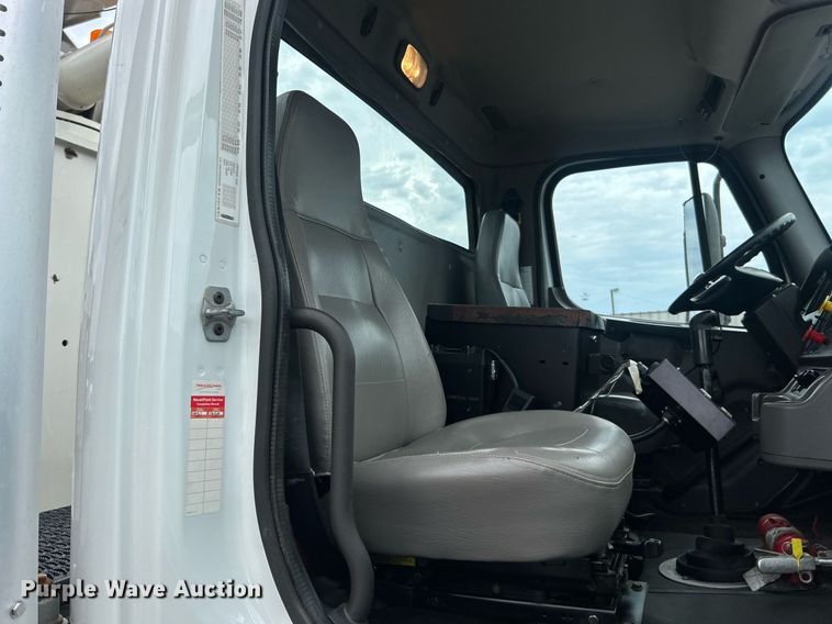 image for item EG1090 2012 Freightliner  Business Class M2 crane truck