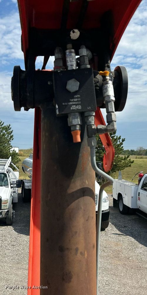 image for item EG1091 2007 Freightliner  Business Class M2 crane truck