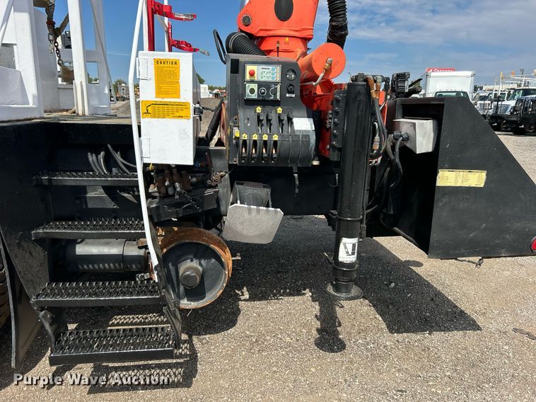 image for item EG1091 2007 Freightliner  Business Class M2 crane truck