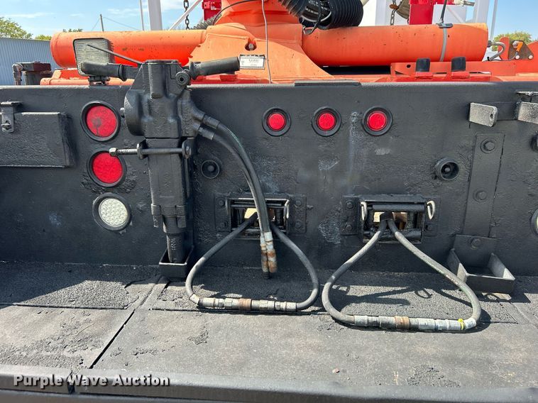 image for item EG1091 2007 Freightliner  Business Class M2 crane truck