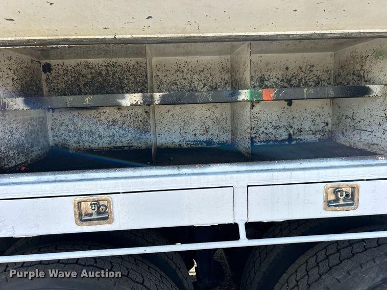 image for item EG1091 2007 Freightliner  Business Class M2 crane truck