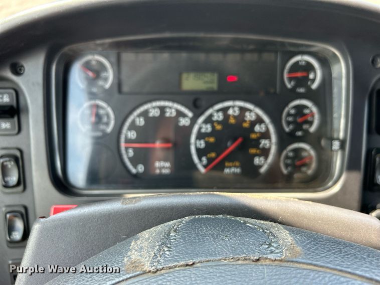 image for item EG1091 2007 Freightliner  Business Class M2 crane truck