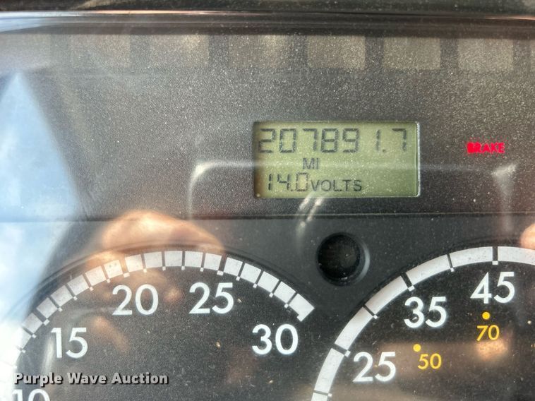 image for item EG1091 2007 Freightliner  Business Class M2 crane truck