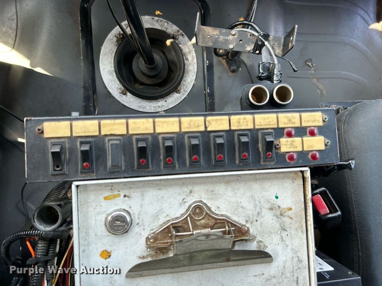 image for item EG1091 2007 Freightliner  Business Class M2 crane truck