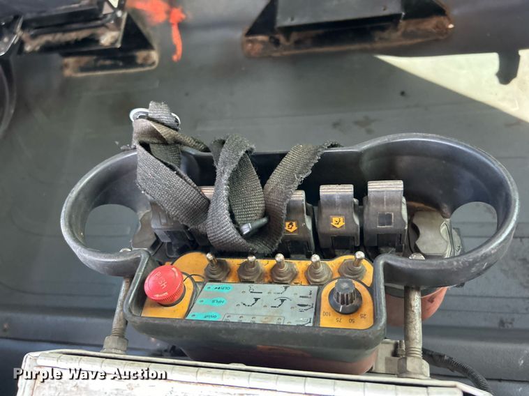 image for item EG1091 2007 Freightliner  Business Class M2 crane truck