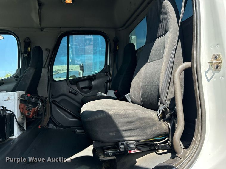 image for item EG1091 2007 Freightliner  Business Class M2 crane truck