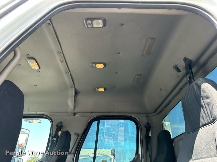 image for item EG1091 2007 Freightliner  Business Class M2 crane truck