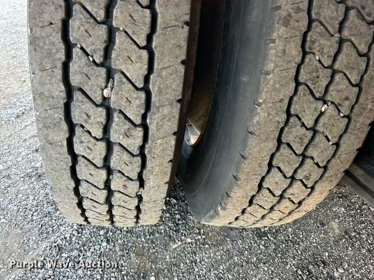 image for item EG1091 2007 Freightliner  Business Class M2 crane truck