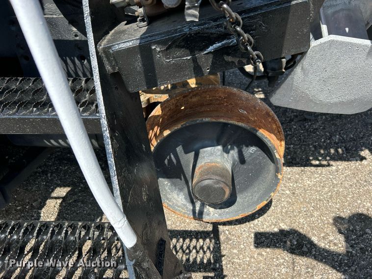 image for item EG1091 2007 Freightliner  Business Class M2 crane truck