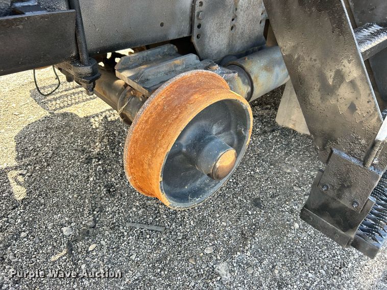 image for item EG1091 2007 Freightliner  Business Class M2 crane truck