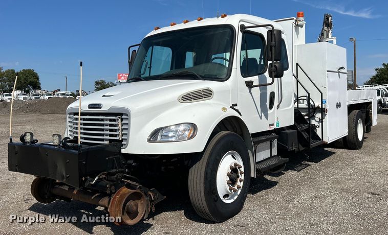 image for item EG1092 2007 Freightliner  Business Class M2 crane truck