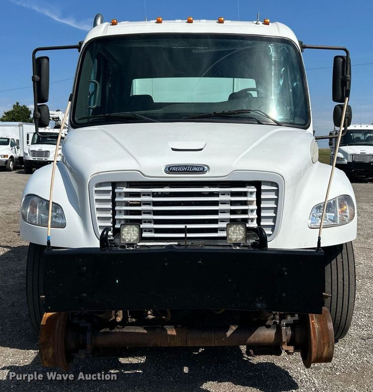 image for item EG1092 2007 Freightliner  Business Class M2 crane truck