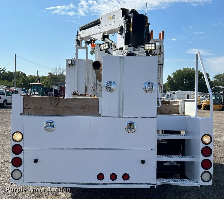 image for item EG1092 2007 Freightliner  Business Class M2 crane truck