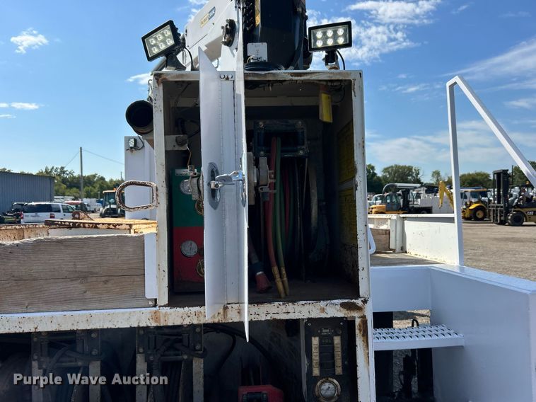 image for item EG1092 2007 Freightliner  Business Class M2 crane truck