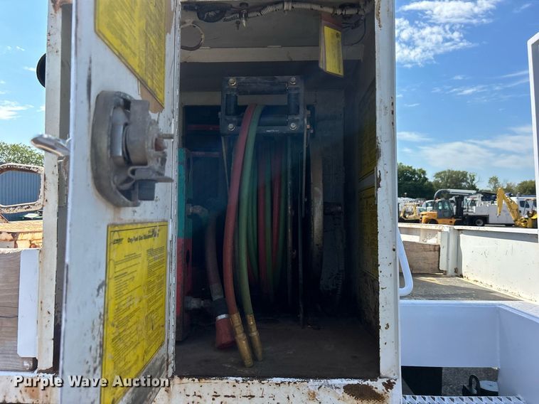 image for item EG1092 2007 Freightliner  Business Class M2 crane truck