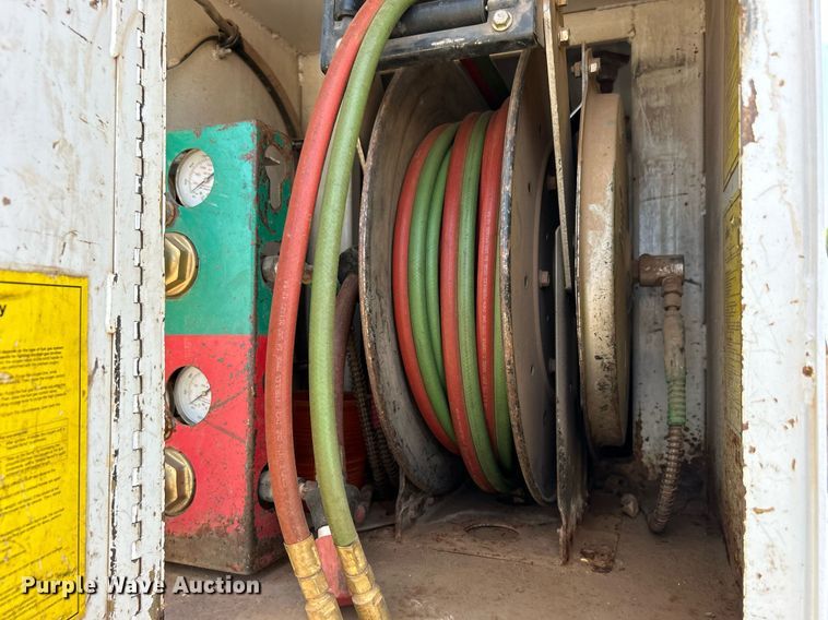 image for item EG1092 2007 Freightliner  Business Class M2 crane truck