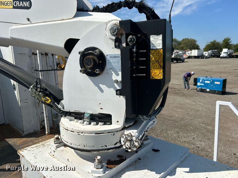 image for item EG1092 2007 Freightliner  Business Class M2 crane truck